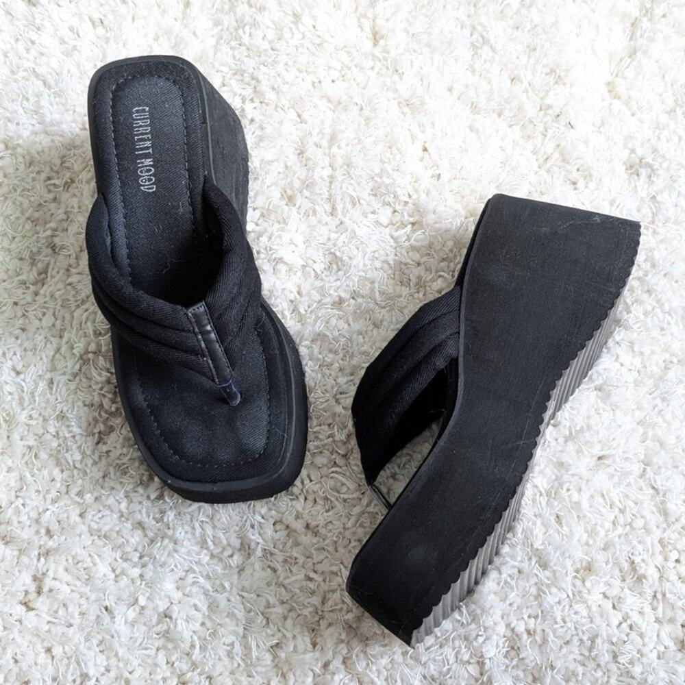 Current Mood Black Platform Wedge Flip-Flop Sandals